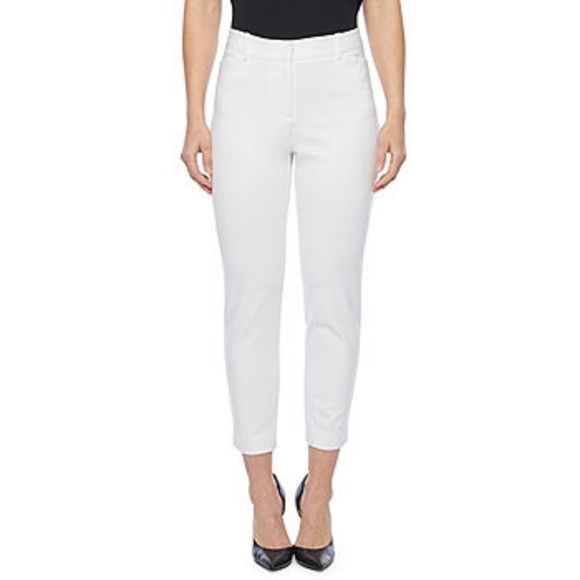 Liz Claiborne Pants - 🌜Liz Claiborne. Capri